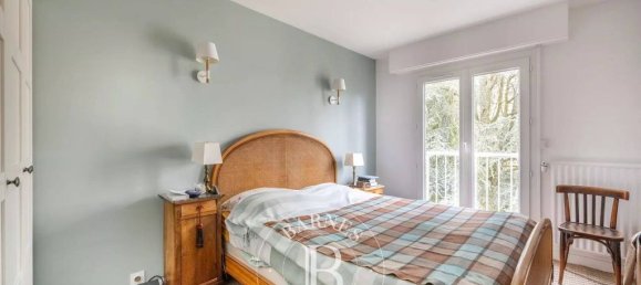 3 bedrooms Apartment in Versailles, France No. 161654 10