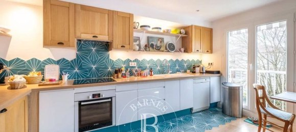 3 bedrooms Apartment in Versailles, France No. 161654 7