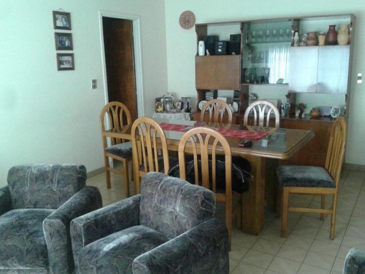 4 bedrooms House in Mar del Plata, Argentina No. 90222