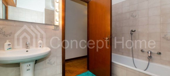 3 bedrooms Apartment in Rome, Italy No. 320202 23