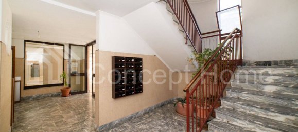 3 bedrooms Apartment in Rome, Italy No. 320202 3