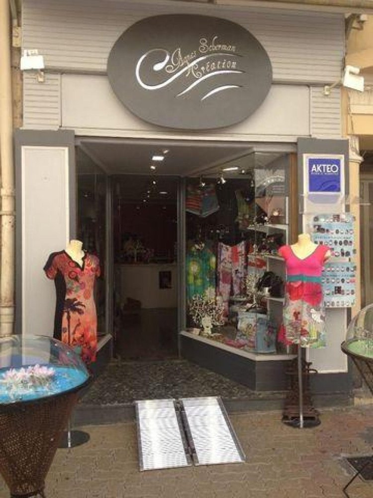 Büro in Hyeres, France 46m², Nr. 17928