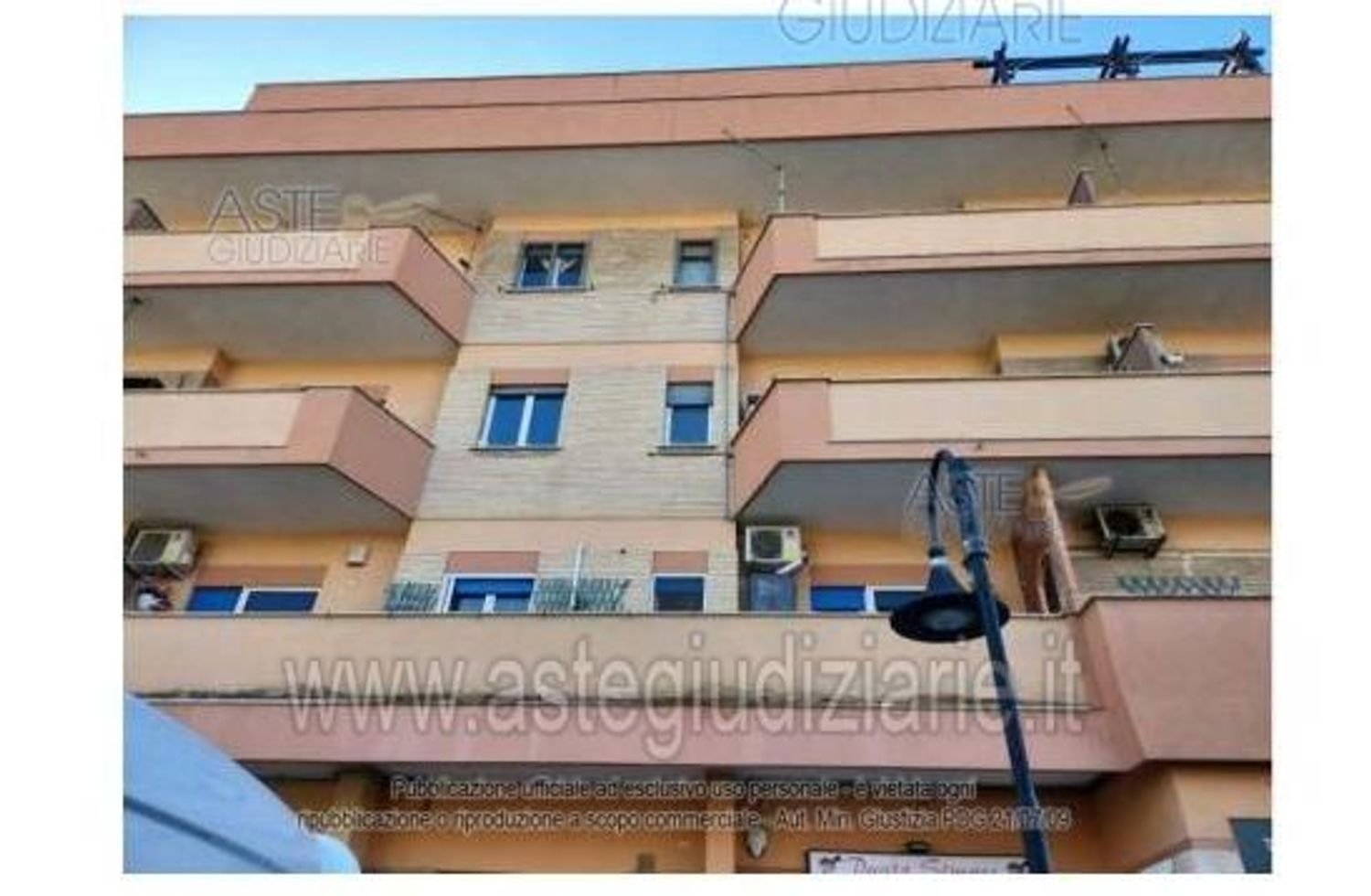 11 rooms House in Fiumicino, Italy No. 97394