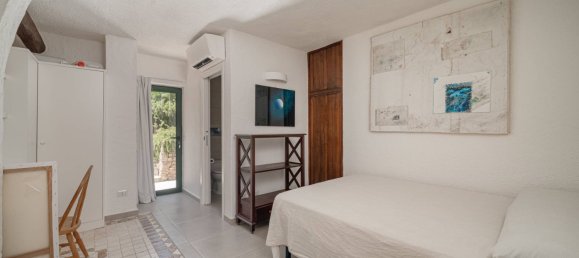 5 bedrooms Villa in Olbia, Italy No. 266216 14