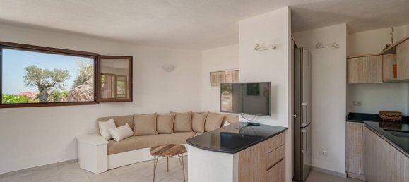 5 bedrooms Villa in Olbia, Italy No. 266216 11