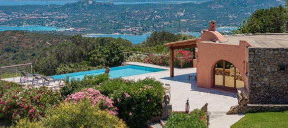 5 bedrooms Villa in Olbia, Italy No. 266216 3