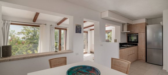 5 bedrooms Villa in Olbia, Italy No. 266216 9