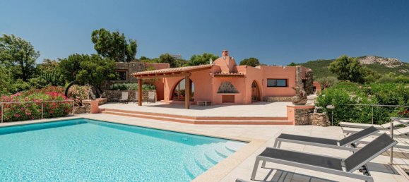 5 bedrooms Villa in Olbia, Italy No. 266216 4