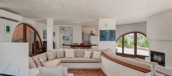 5 bedrooms Villa in Olbia, Italy No. 266216 8