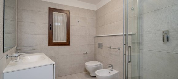 5 bedrooms Villa in Olbia, Italy No. 266216 21