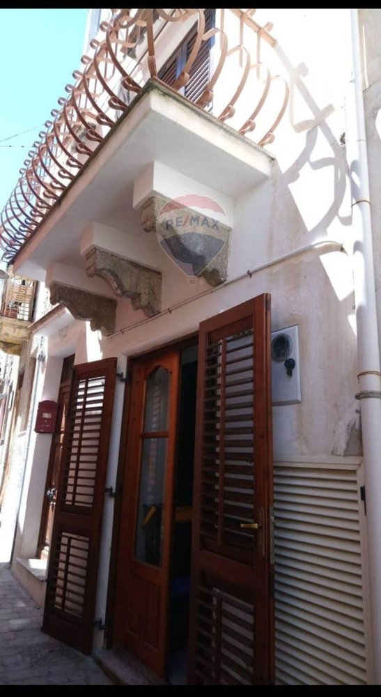 Квартира с 2 спальнями в Липари, Италия № 311924