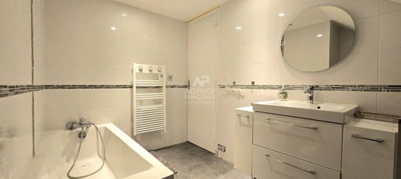 Casa de 4 dormitorios en Osny, France No. 174165 15