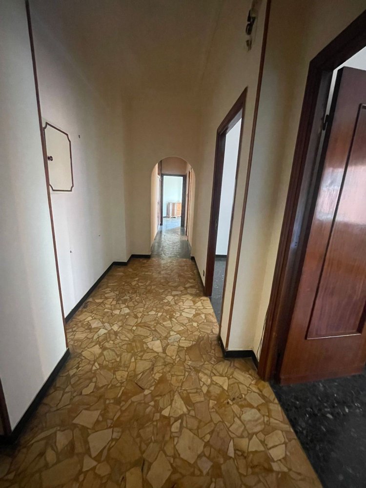 4 bedrooms Apartment in Genoa, Italy No. 312680