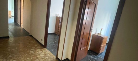 4 bedrooms Apartment in Genoa, Italy No. 312680 2