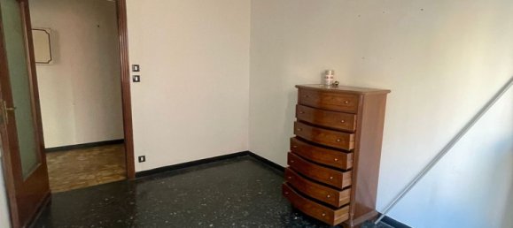 4 bedrooms Apartment in Genoa, Italy No. 312680 8