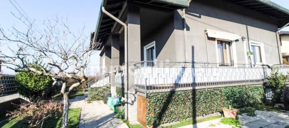 4 غرف نوم فيلا في Magnago, Italy رقم 65458 5