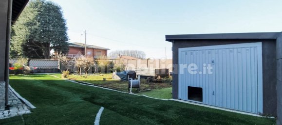 4 غرف نوم فيلا في Magnago, Italy رقم 65458 36