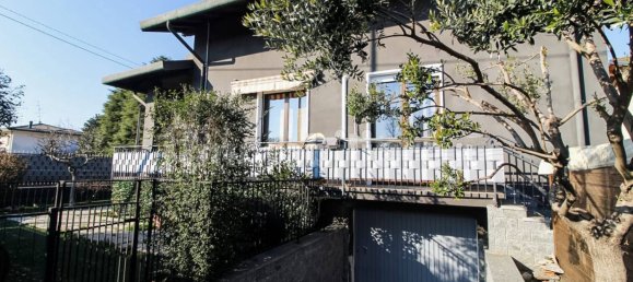 4 غرف نوم فيلا في Magnago, Italy رقم 65458 3