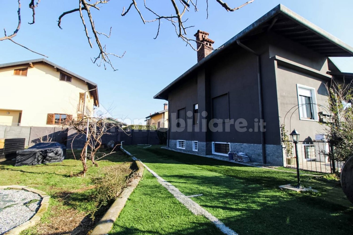 4 غرف نوم فيلا في Magnago, Italy رقم 65458