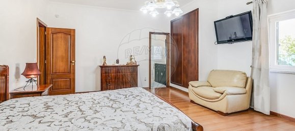 4 bedrooms Villa in Loures, Portugal No. 46265 22