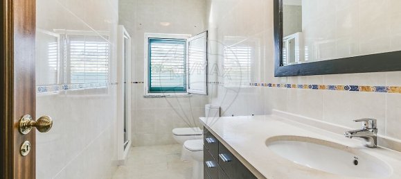 4 bedrooms Villa in Loures, Portugal No. 46265 25