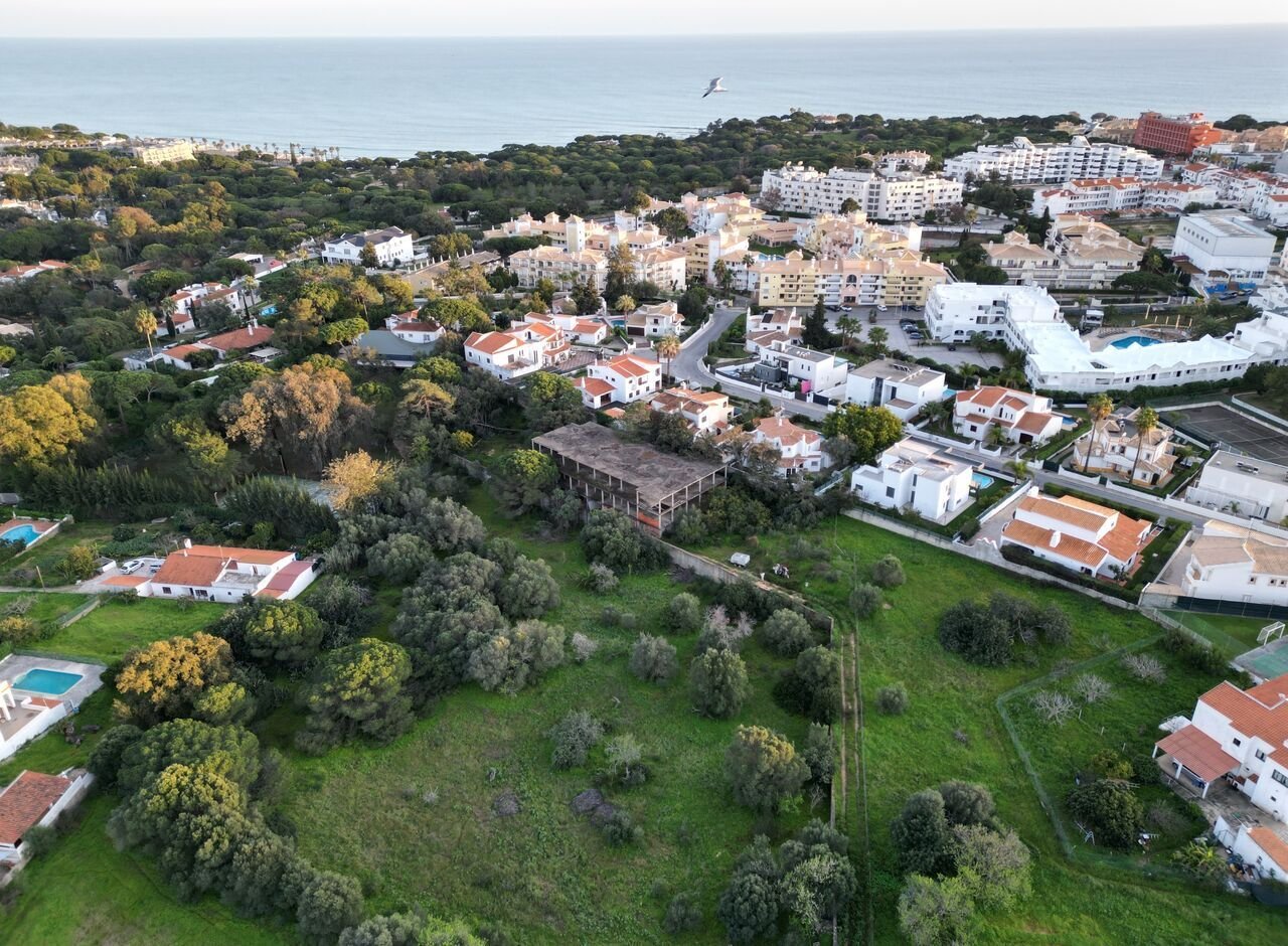  Land in Albufeira, Portugal No. 245395