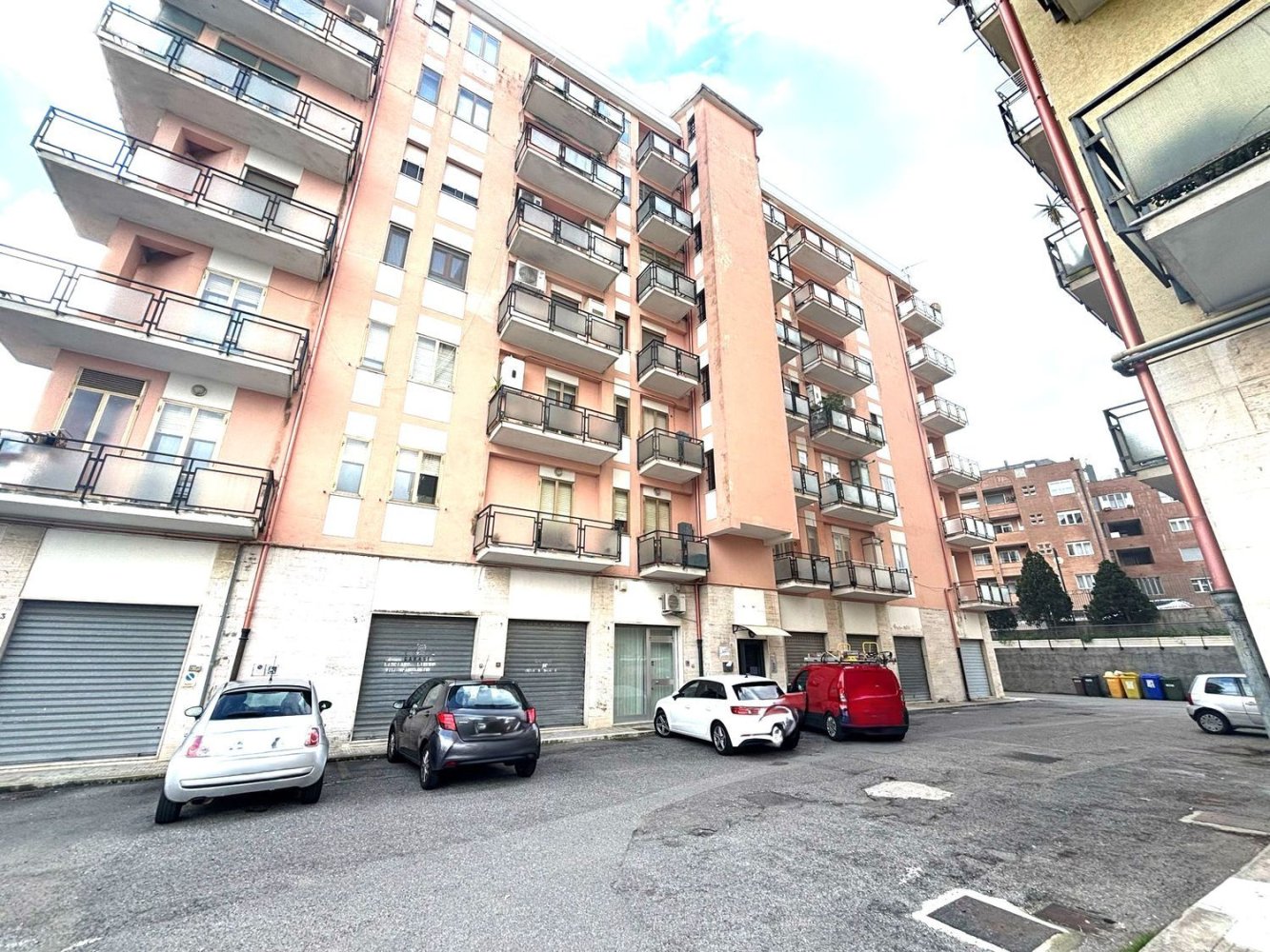 5 rooms Apartment in Catanzaro, Italy No. 225744
