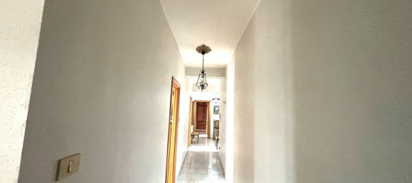 5 rooms Apartment in Catanzaro, Italy No. 225744 9