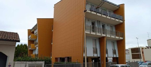 4 rooms Apartment in Vercelli, Italy No. 51323 8