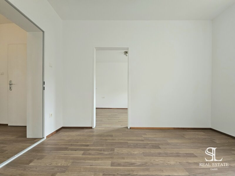 5 rooms Apartment in Hall in Tirol, Austria No. 227497