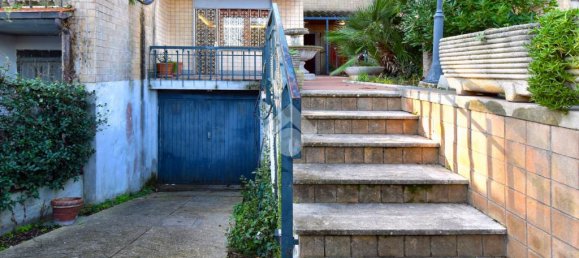 3 bedrooms Villa in Rome, Italy No. 52662 4