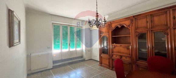 3 rooms Apartment in Rome, Italy No. 300096 5