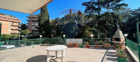 3 rooms Apartment in Rome, Italy No. 300096 4