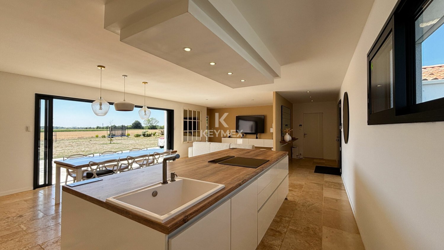 Casa de 4 dormitorios en Moutiers-sur-le-Lay, France No. 360590