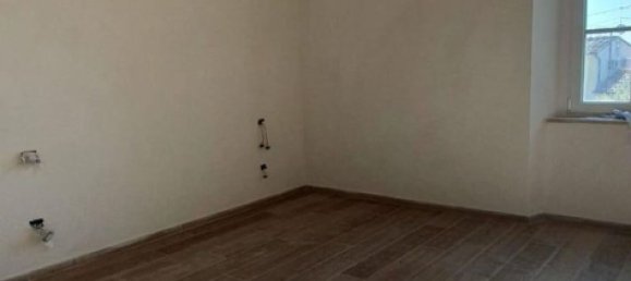 4 rooms Apartment in Capannori, Italy No. 42732 14