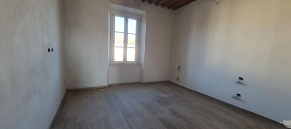 4 rooms Apartment in Capannori, Italy No. 42732 16