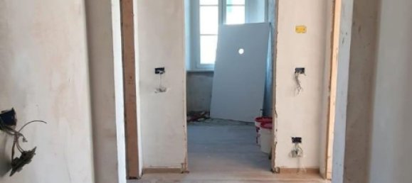 4 rooms Apartment in Capannori, Italy No. 42732 10