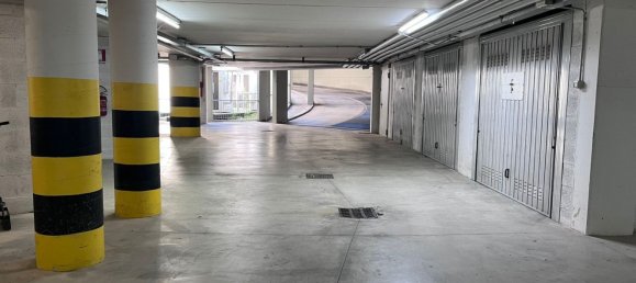22m² Garage in Bologna, Italy No. 358660 3