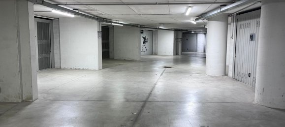 22m² Garage in Bologna, Italy No. 358660 11