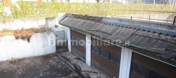 Villa T3 em Burago di Molgora, Italy N.º 7744 5