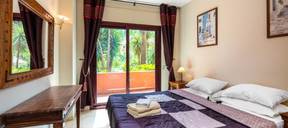 Apartamento de 3 dormitorios en Marbella, Spain No. 138655 9