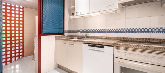 Apartamento de 3 dormitorios en Marbella, Spain No. 138655 12