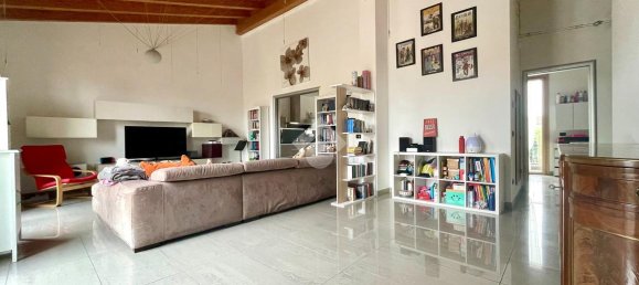 4-Zimmer Penthouse in Vailate, Italy, Nr. 163676 2