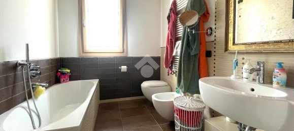 4-Zimmer Penthouse in Vailate, Italy, Nr. 163676 10