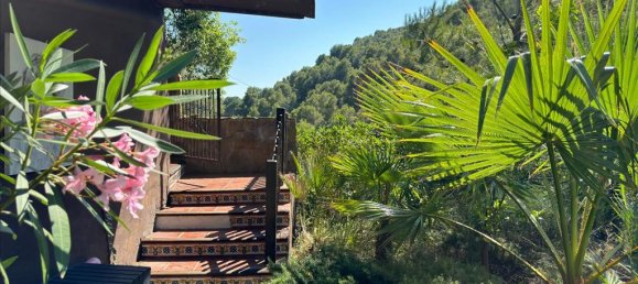 5 bedrooms Villa in Serra, Spain No. 14984 7