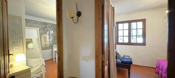 5 bedrooms Villa in Serra, Spain No. 14984 28