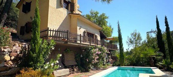 5 bedrooms Villa in Serra, Spain No. 14984 3