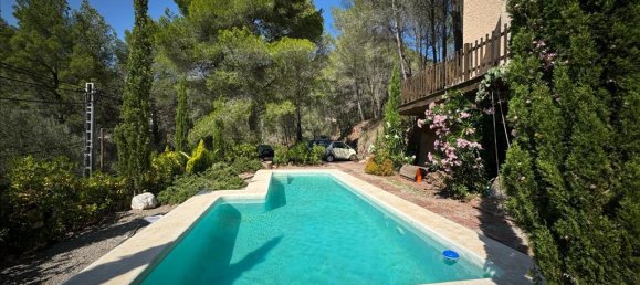 5 bedrooms Villa in Serra, Spain No. 14984 5