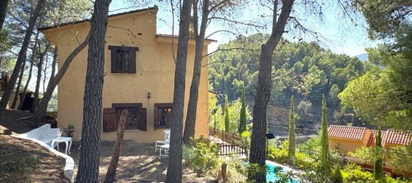 5 bedrooms Villa in Serra, Spain No. 14984 15