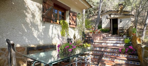 5 bedrooms Villa in Serra, Spain No. 14984 10